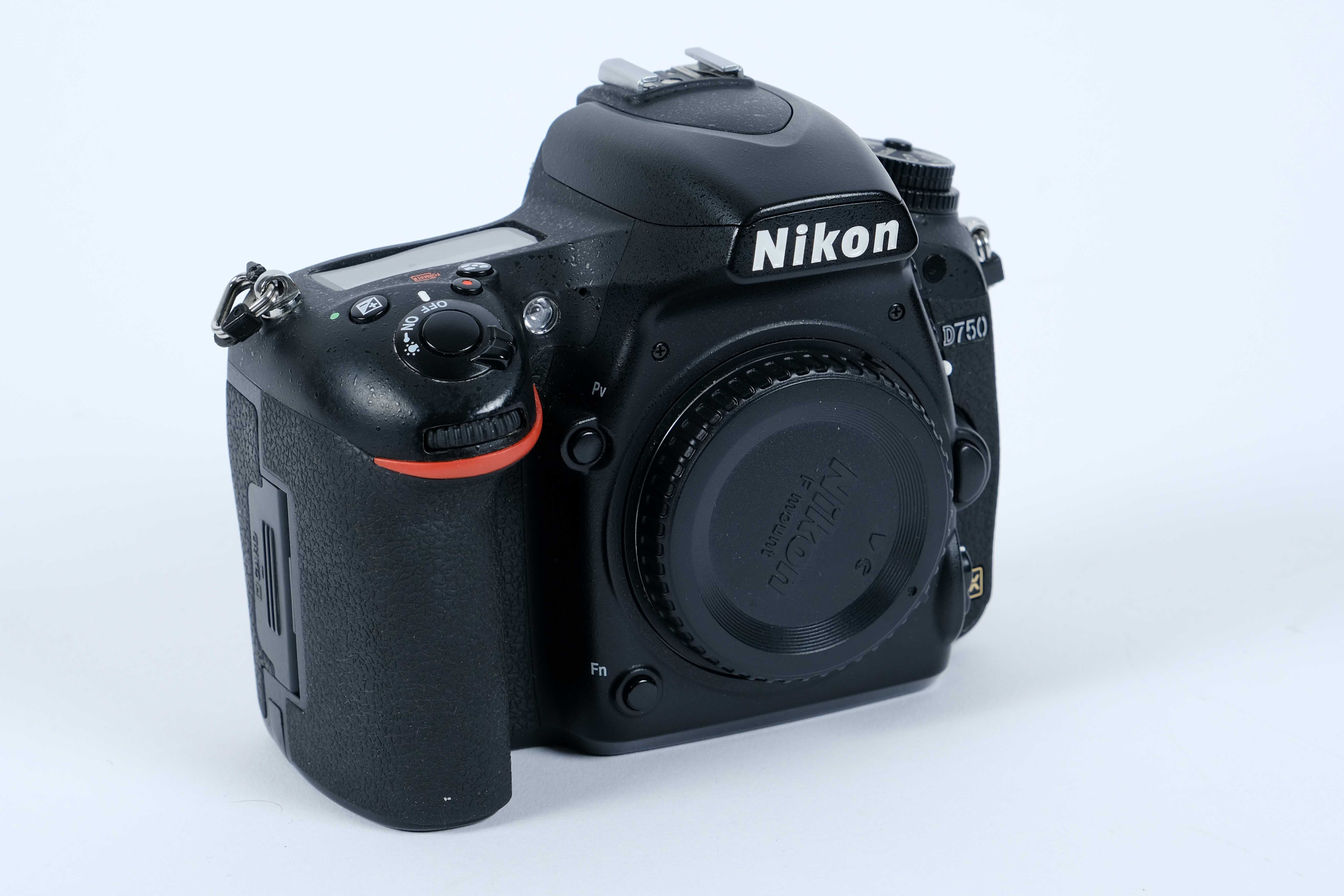 Lustrzanka Nikon D750 body
