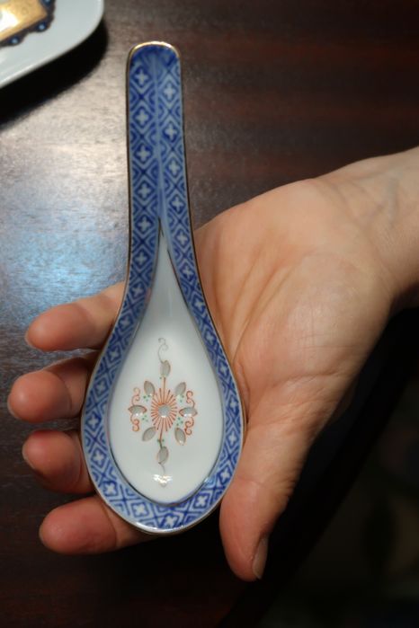 Tigelas chinesas com colher