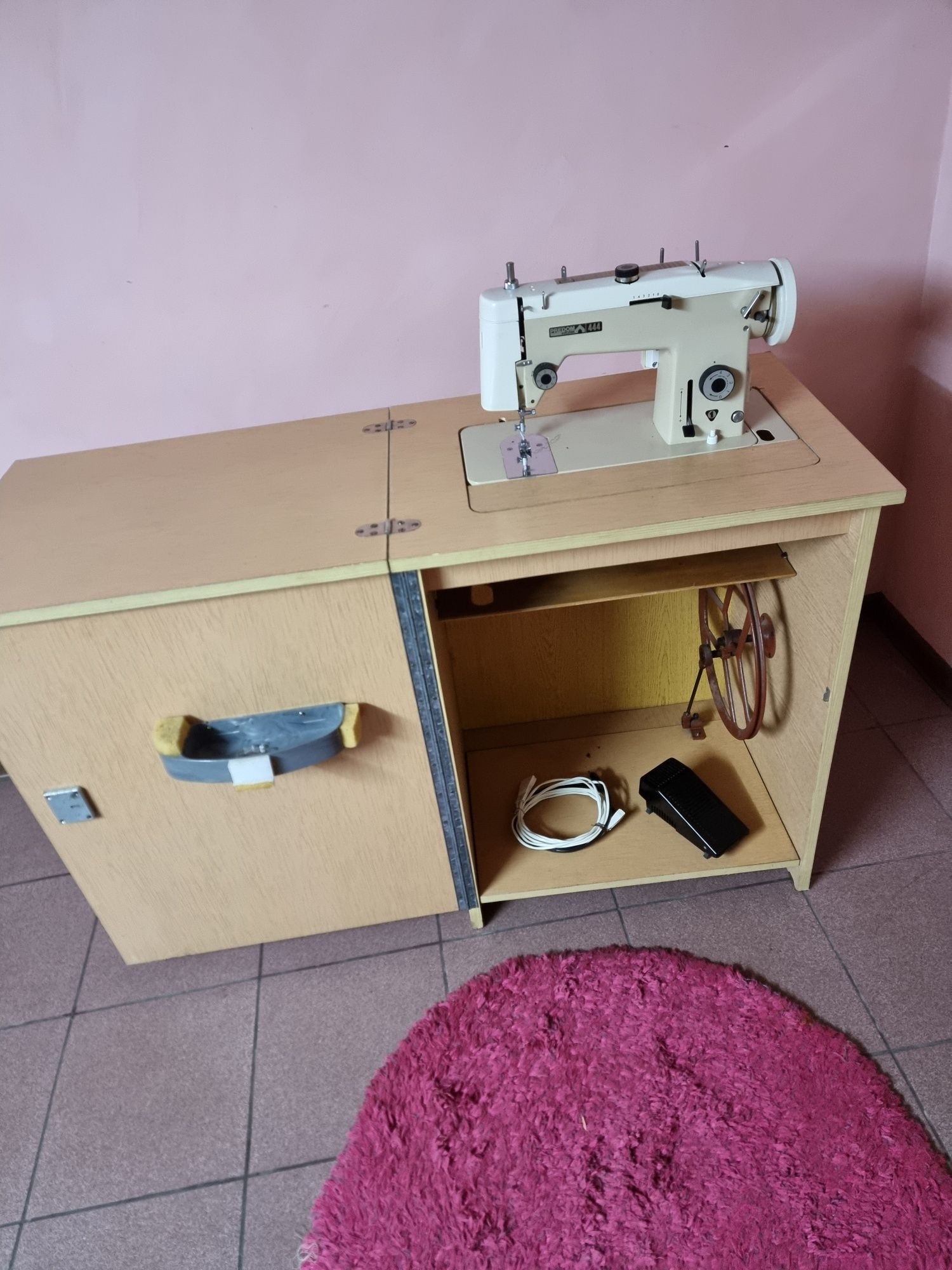 Maszyna do szycia łucznik 444