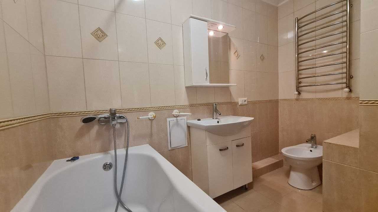 Продам 3-кімн. квартиру з ремонтом на 3-му пов. в закритому ЖК