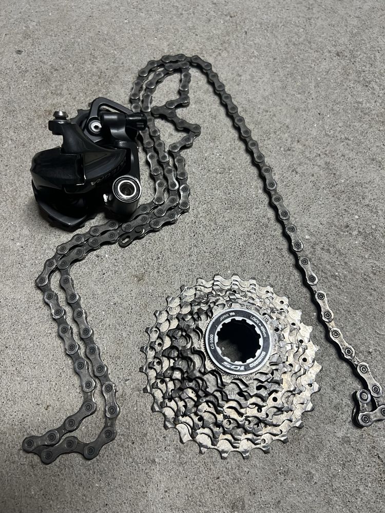 Desviador Ultegra 11v e cassete 105