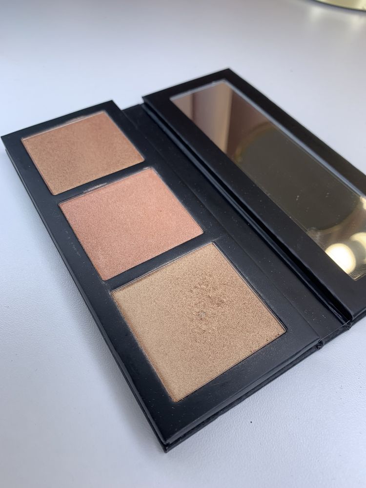 Mac, Hyper  Real Glow