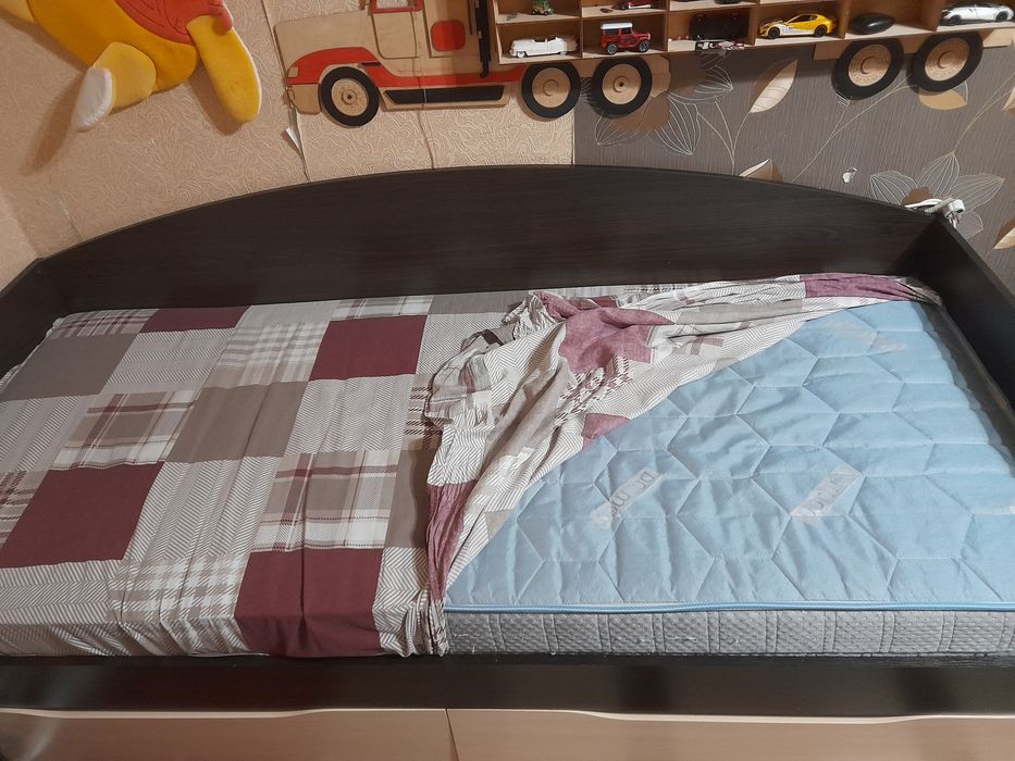 Терміново   Ліжко дитяче  кровать