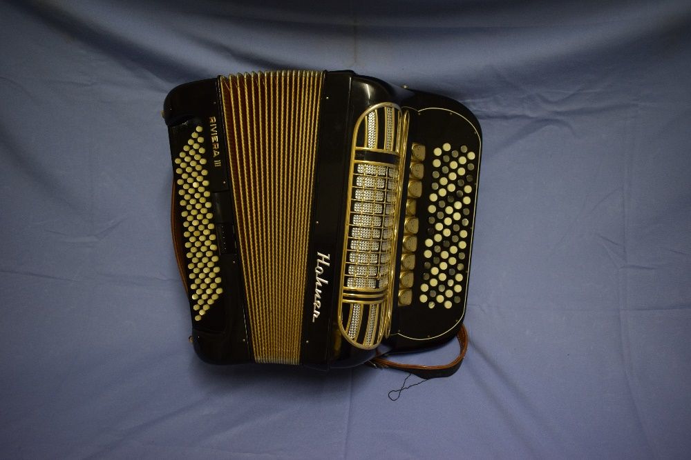 Acordeao hohner Riveira III 3 Voz 96 Baixos, N .194