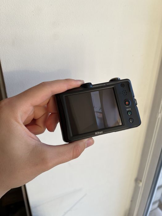 Nikon PJ1100 (з вбудованим проектором)