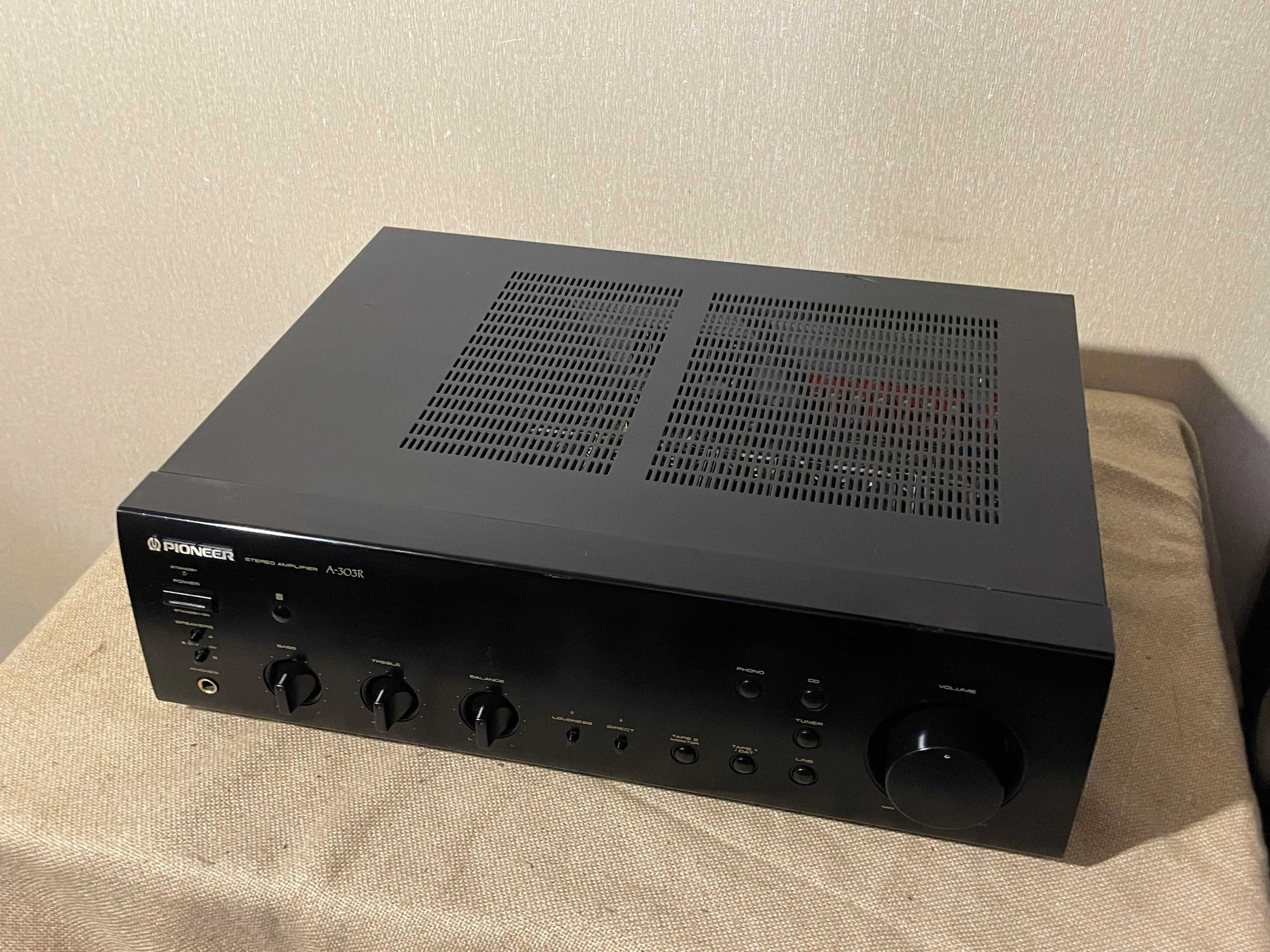 Японский транзисторный HI-FI усилитель PIONEER A-303R (2х55Вт)