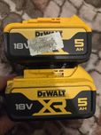 Акумулятори dewalt 5a є кількість ціна вказана за 1штуку
