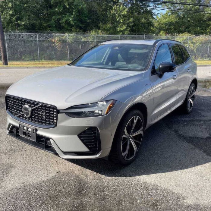 Volvo XC60      2022