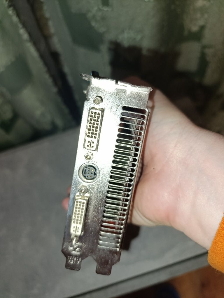 Продам видеокарты