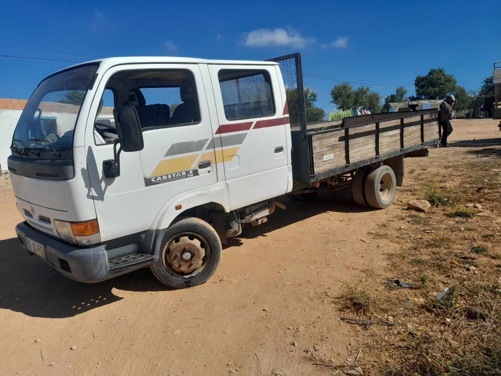 Nissan cabstar ano 2000