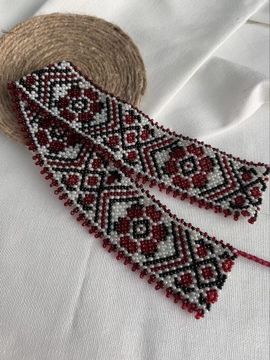 Силянка з чеського бісеру на завʼязках