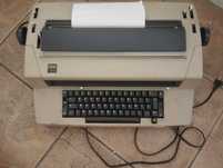 Maquina de escrever marca IBM