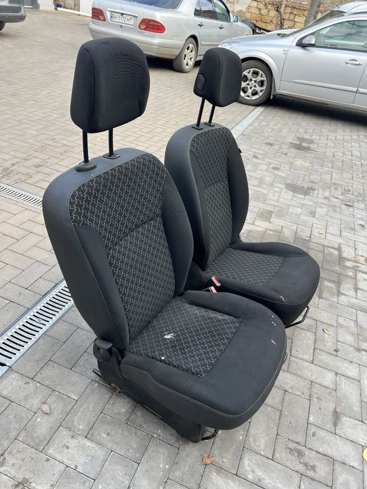Продам сиденья на рено кенго 2 оригинал!