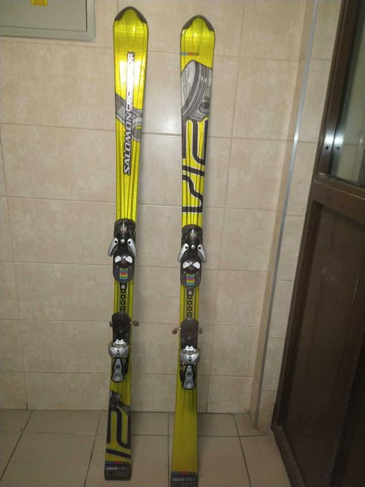 Narty Salomon V12