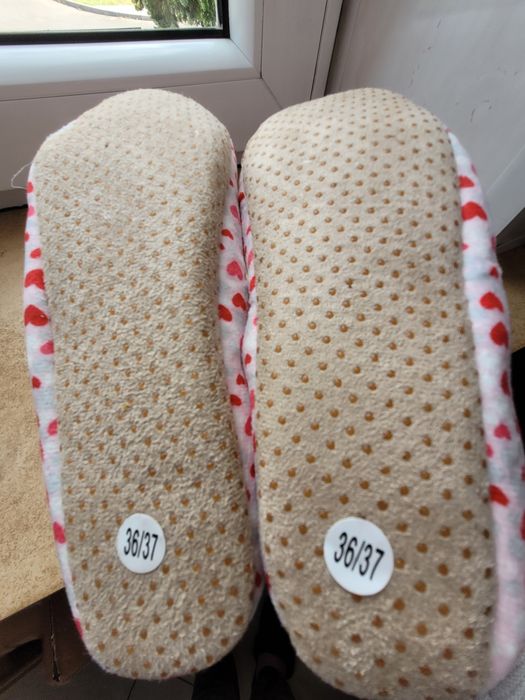 Nowe kapcie damskie 36/37