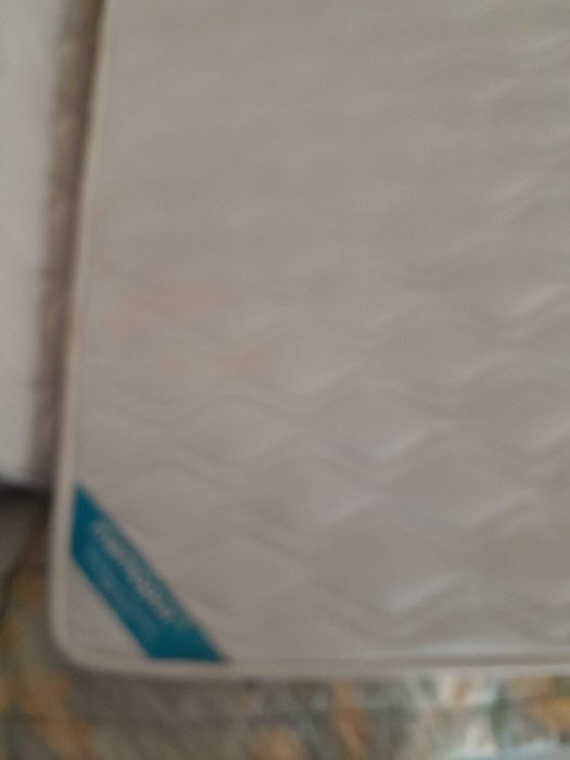 Vendo cama + estrado e colchão da Ikea