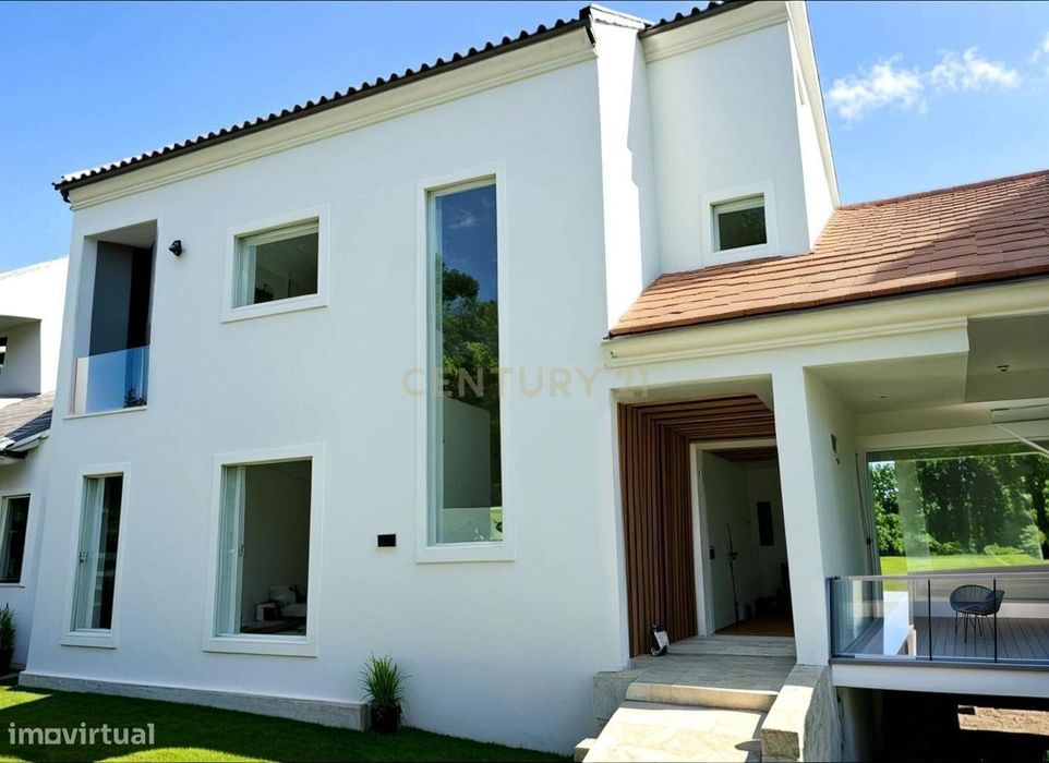 Moradia T3 em Parceiros – Conforto, Elegância e uma Localização Privil