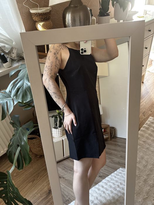 klasyczna czarna sukienka