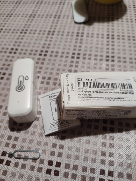 Датчик температури та вологості zigbee