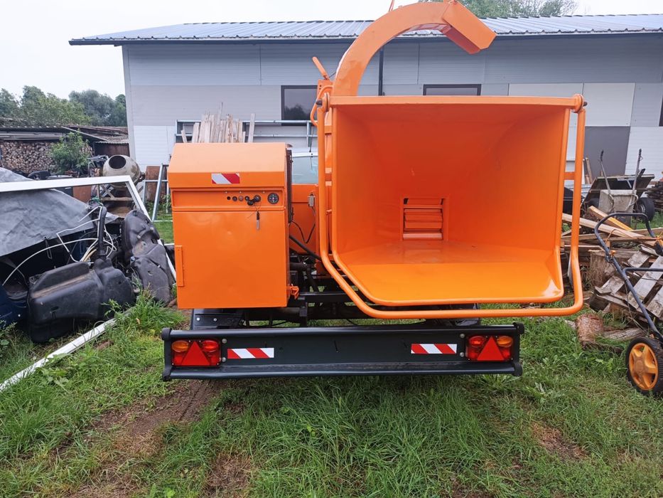 Rębak rozdrabniacz wynajem profesjonalny sprzęt diesla