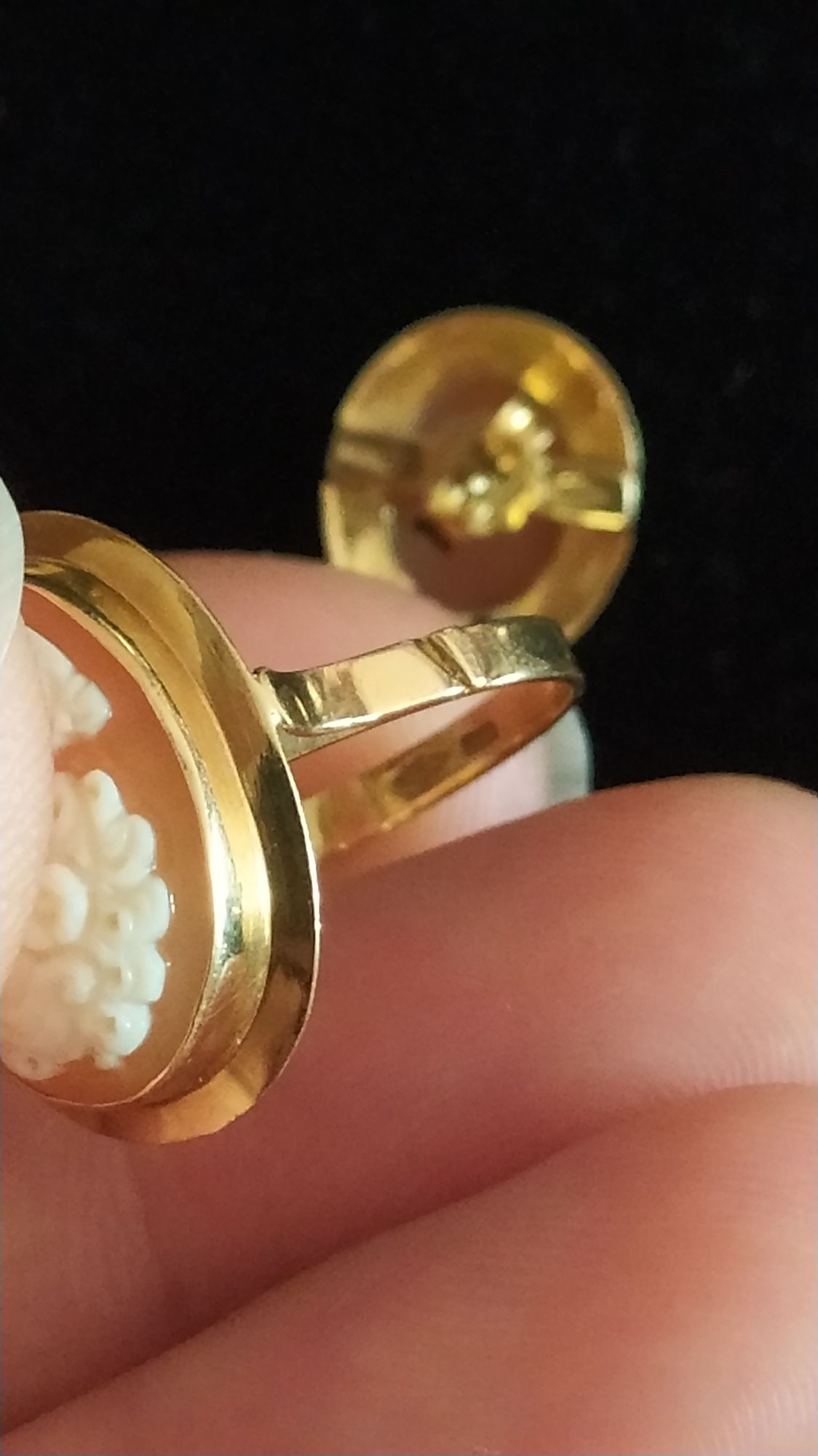 Peças de ouro contrastado 750k