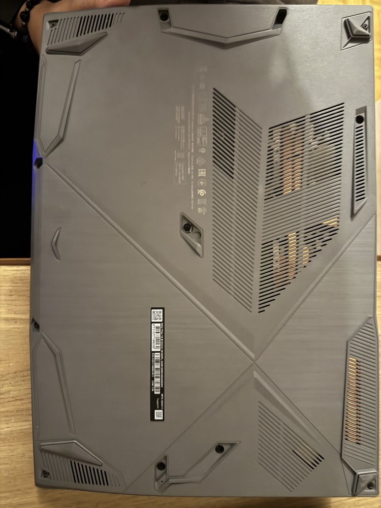 Laptop Msi Thin  15 B RTX2050+ podkładka chłodząca tracer