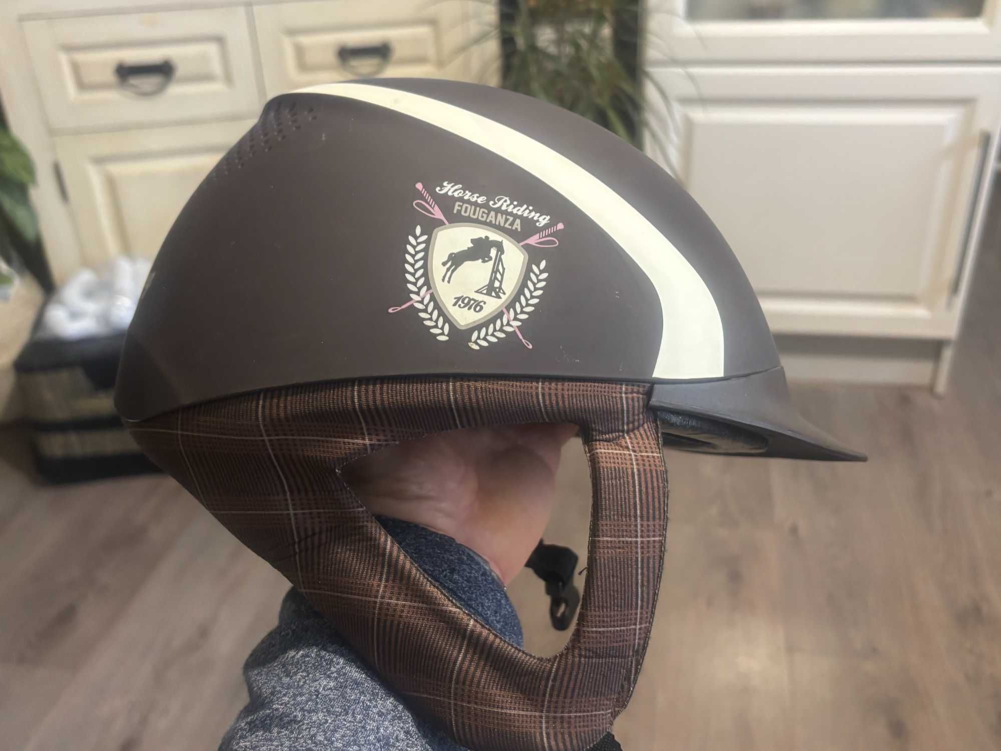 Kask do jazdy konnej Fouganza Marron . Rozmiar S 53-55 cm
