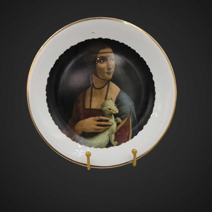 Talerz Wawel  DAMA Z GRONOSTAJEM porcelana  PRL b5/031587
