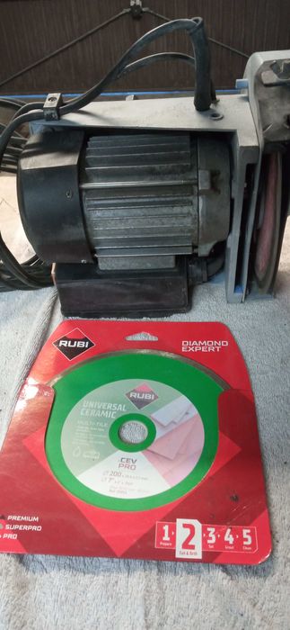 Silnik z przecinarki do gresu.