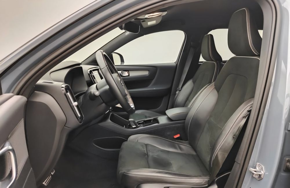 Продам Volvo XC 40 recharge electro