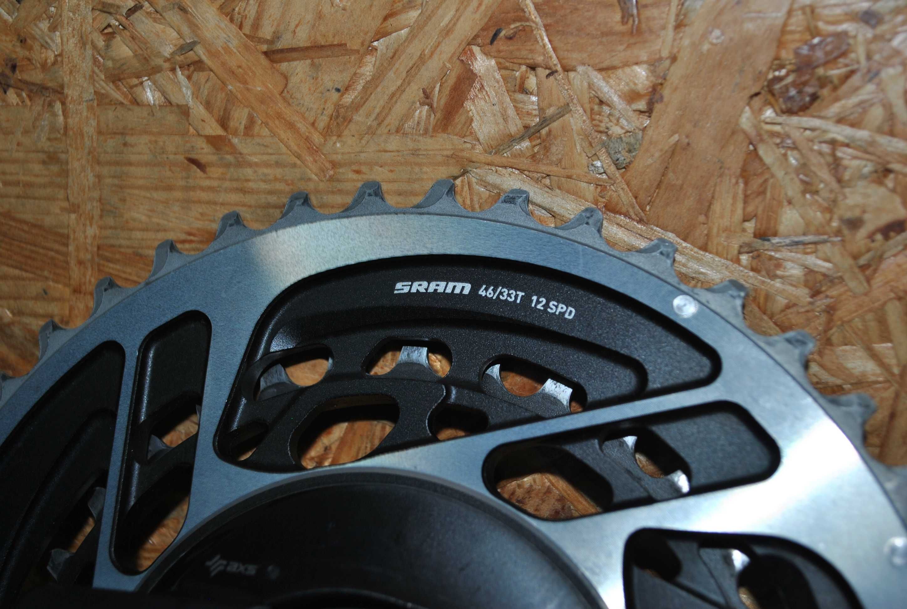 Idealna zębatka z pomiarem mocy Sram Red Axs Quarg 46/33T Gravel