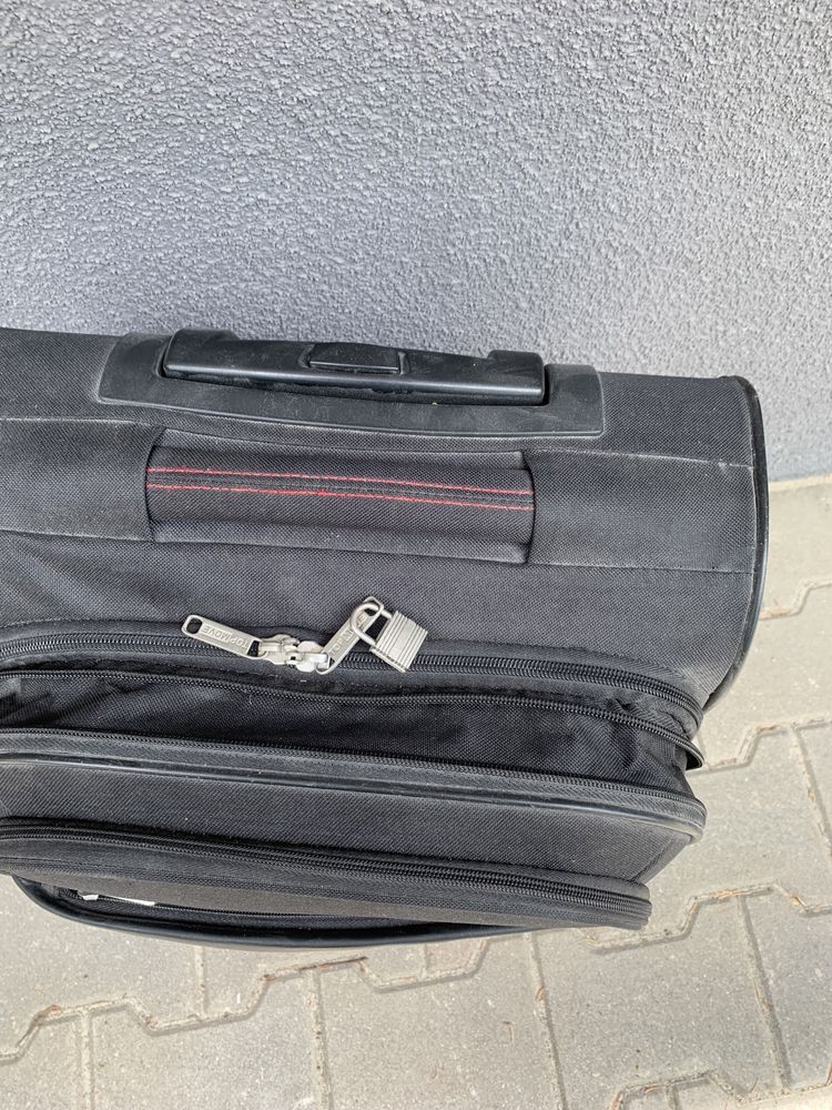 Walizka na kółkach wys.53 szer 36 gł.25