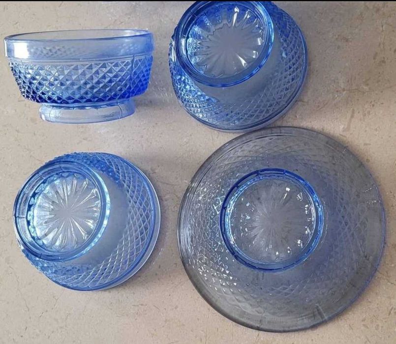 6 taças azuis de bicos para sobremesa com pratinho da Vista Alegre