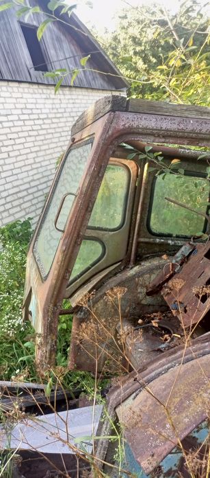 Кабина с крилями, баком трактора т 40