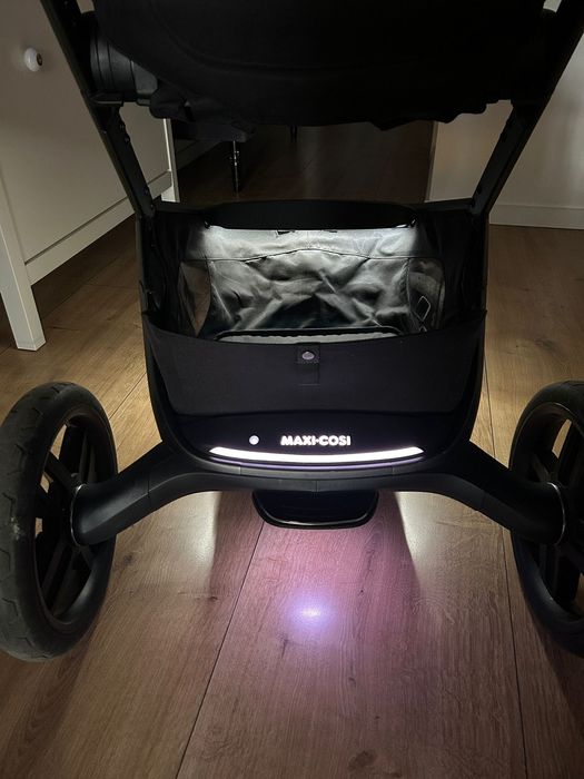 Zestaw wózka dziecięcego 3w1–Maxi Cosi Fame (czarny) wraz z fotelikiem