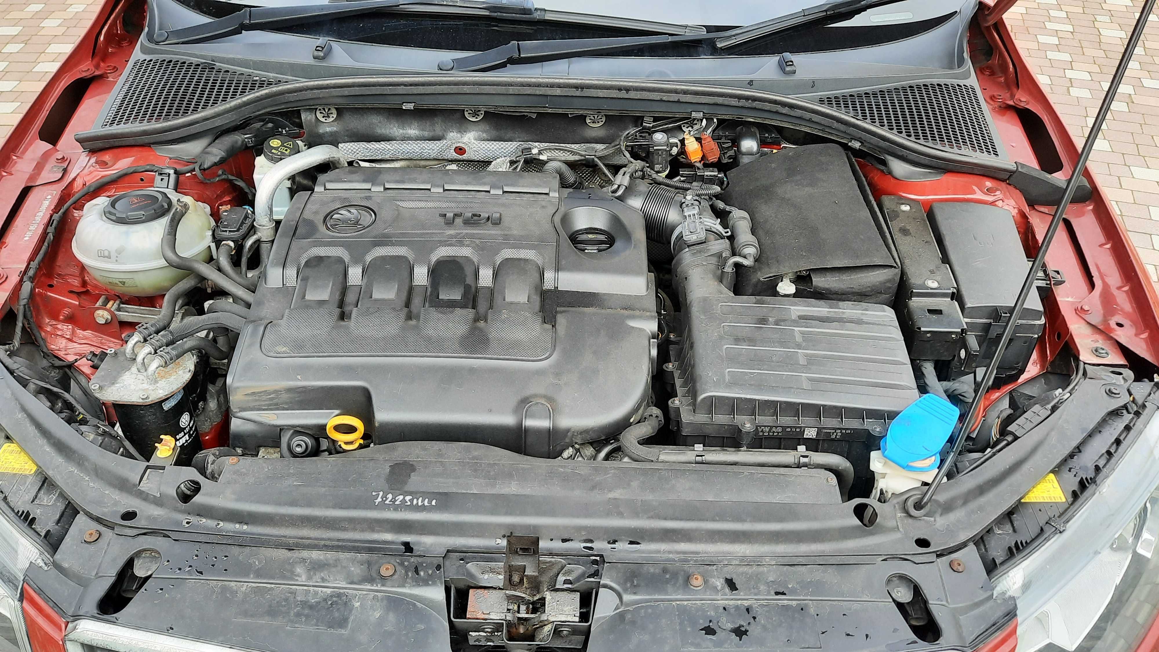 Двигател Двигун Шкода А7 Skoda VW 1.6 TDI 77KW CLH DDY пробі 142тис.км