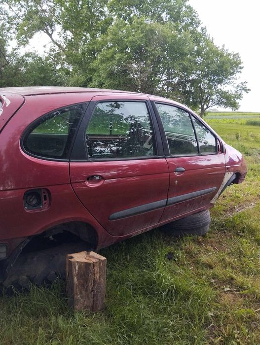 Запчастини  рено  сценік 1