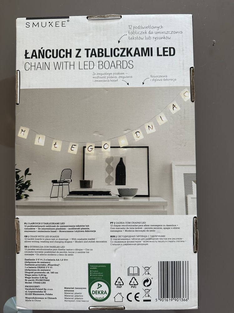 Łańcuch z tabliczkami led