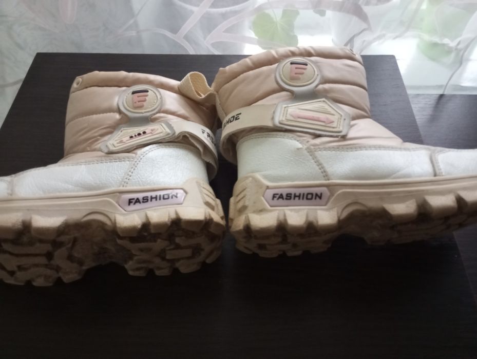 Зимние ботинки на девочку