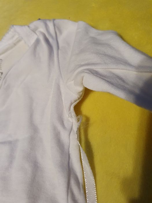 Kaftanik biały zapinany za zatrzaski