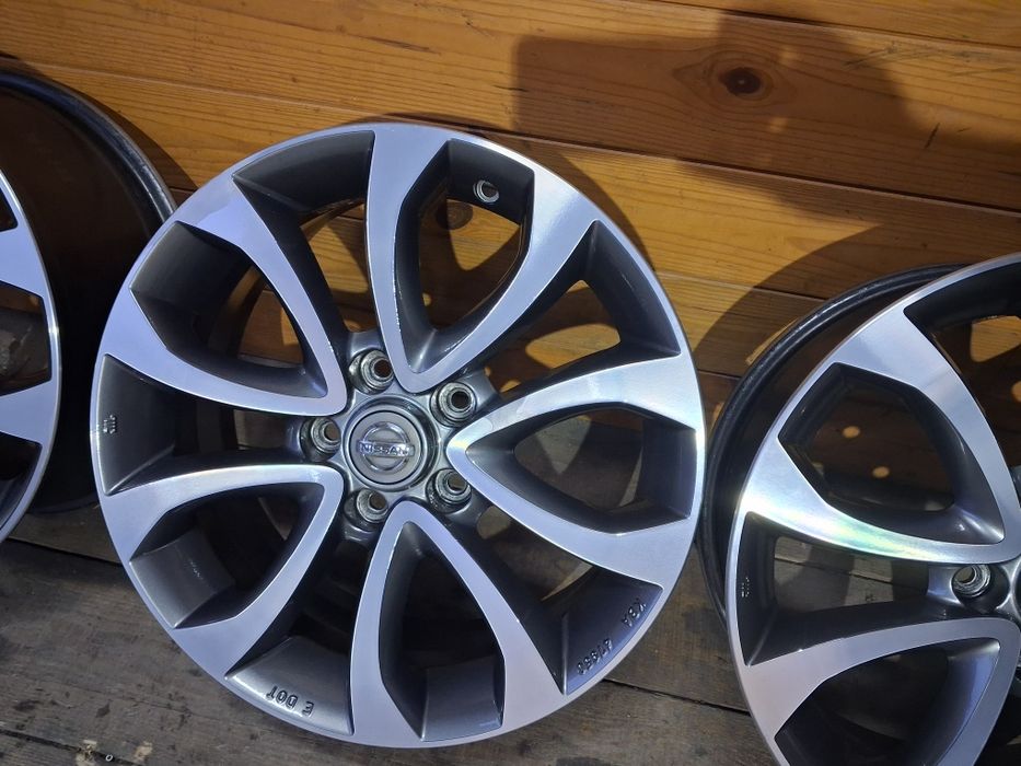 Оригінальні диски титани Nissan Leaf  5/114.3R17