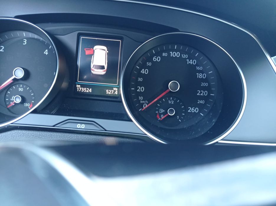 Volkswagen Passat 2018 rok 173 tyś km przebiegu bezwypadkowy
