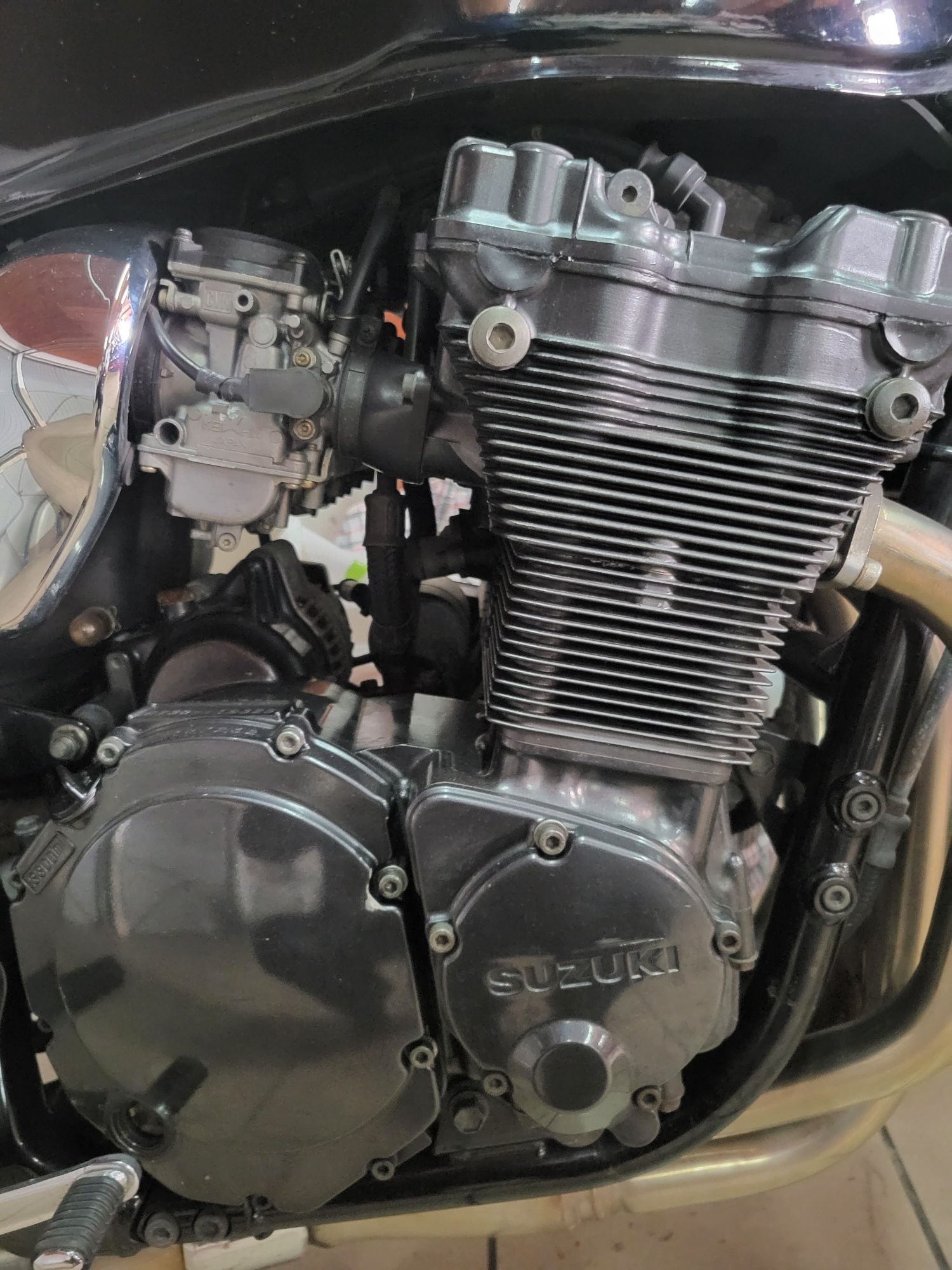 Suzuki GSX 750 Inazuma + serwis olejowy