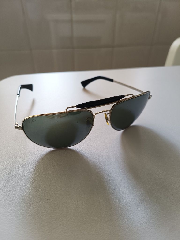Óculos de sol espelhados