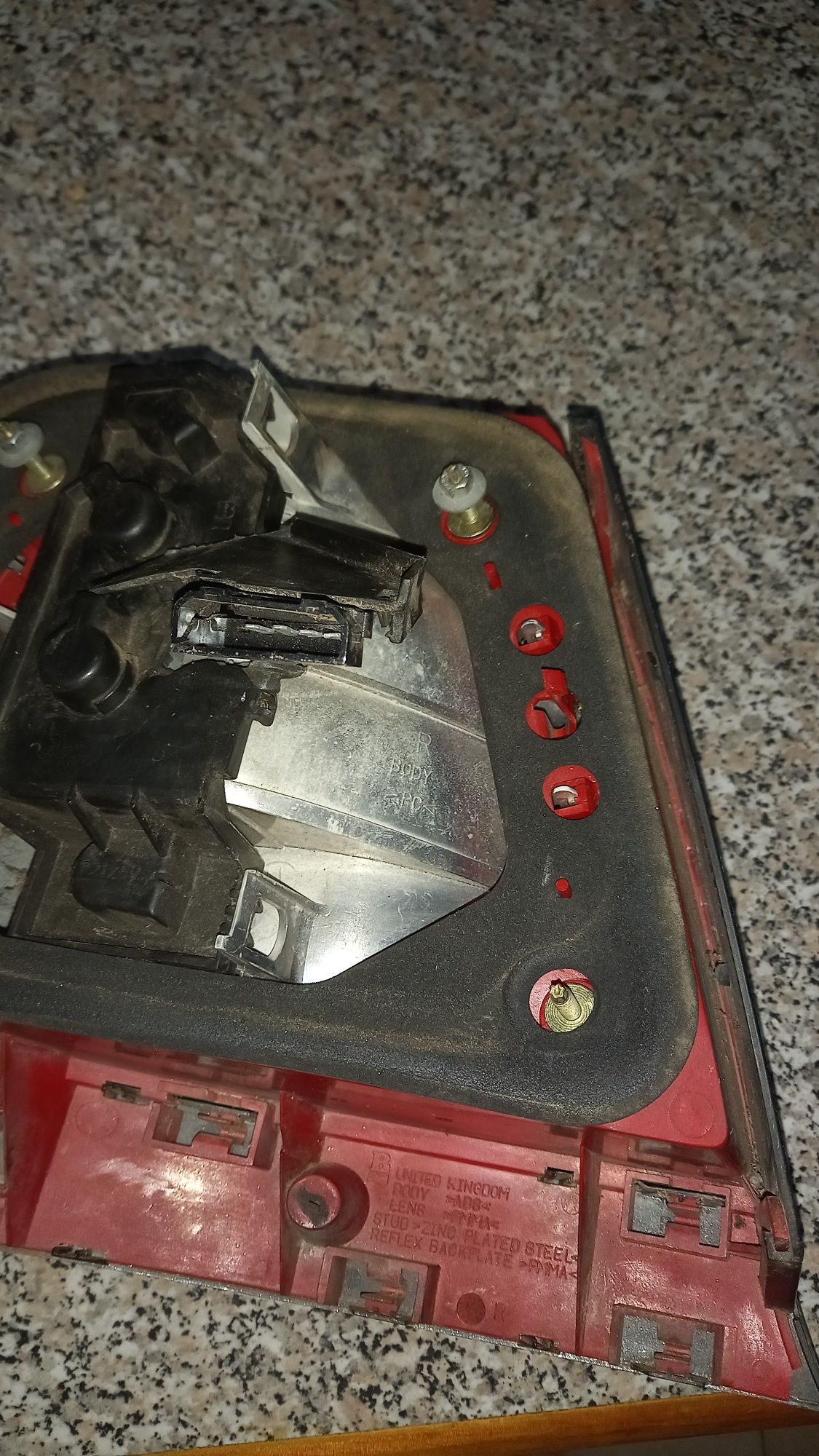 Vendo farol traseiro lado direito Audi A4 1996