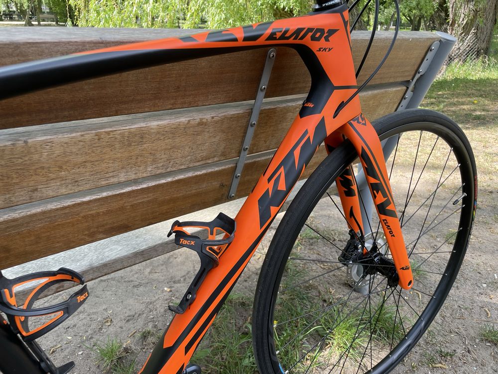 Rower szosowy KTM Revelator sky Carbon (szosa carbonowa)