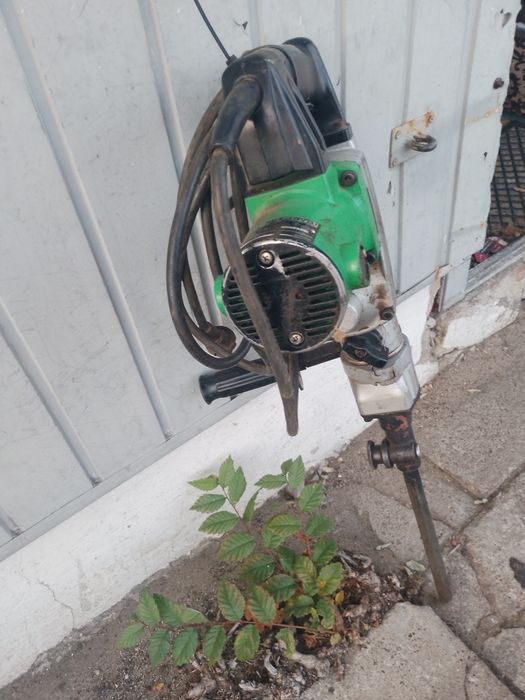 Młot do kucia Hitashi