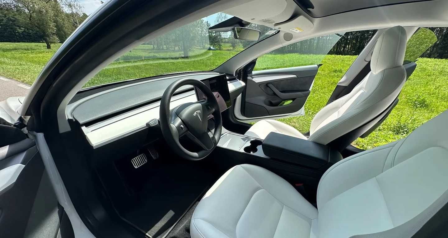 Tesla Model 3 Long Range 2021 року