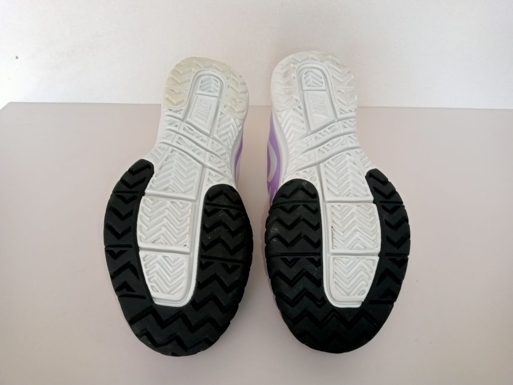 Nike Air nr 37.5--23.5 cm