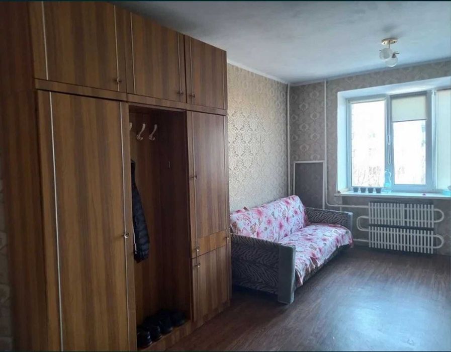 Велика кімната 17 м2  в гуртожитку  район "Hollywood" СМ